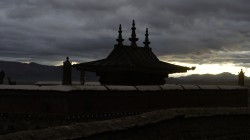 Kloster am Fuß des heiligen Bergs, des Mount Kailash